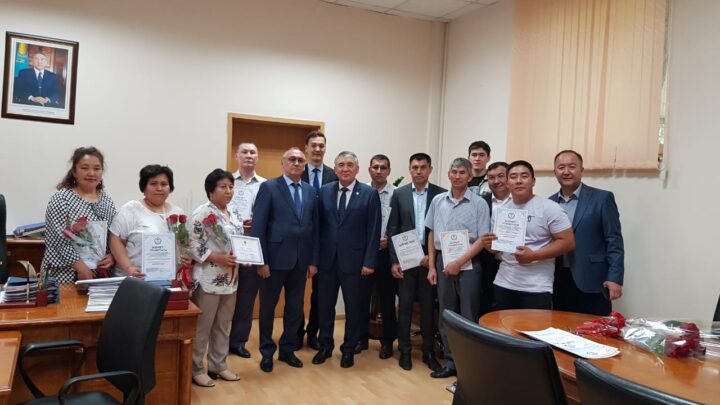 Дипломатическая служба Республики Казахстан принимает поздравления