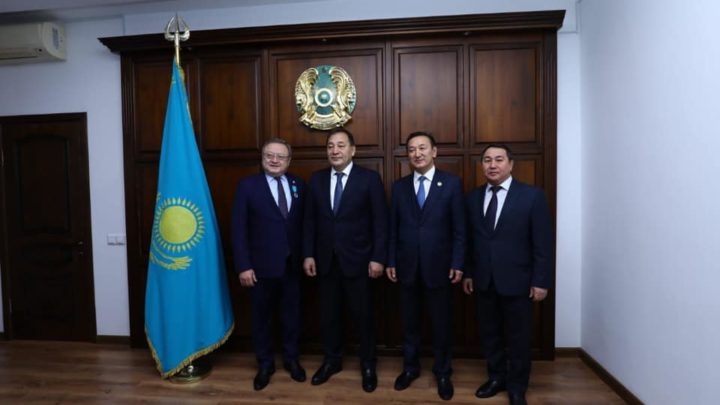 Акимат Актюбинской области и Федерация профсоюзов РК подписали меморандум о сотрудничестве