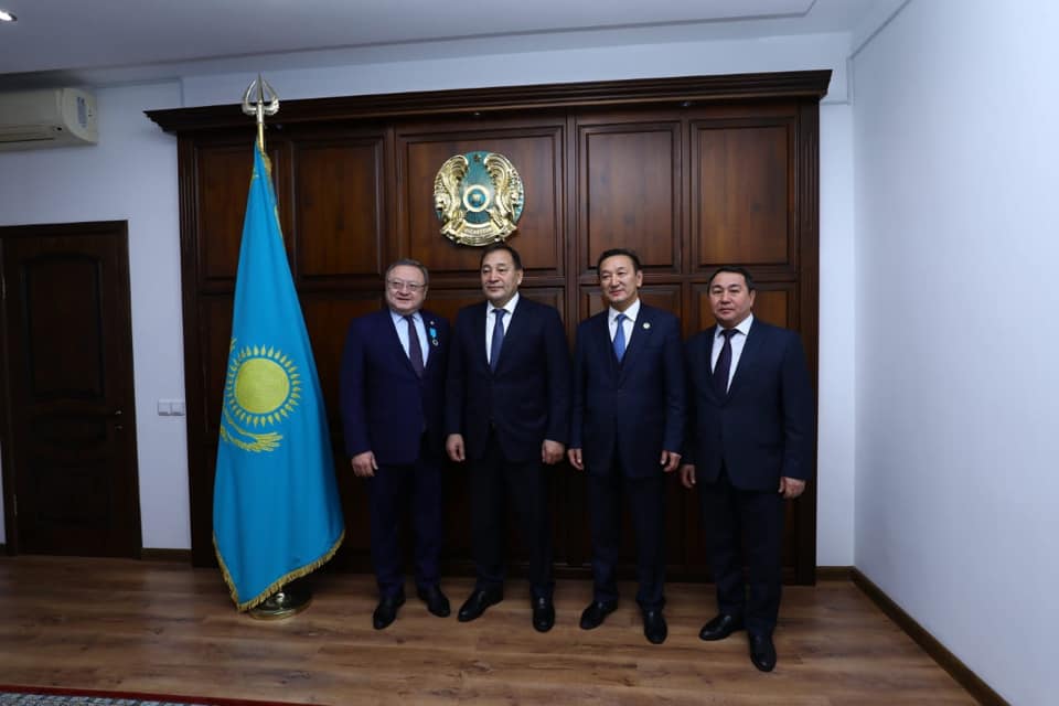 Акимат Актюбинской области и Федерация профсоюзов РК подписали меморандум о сотрудничестве