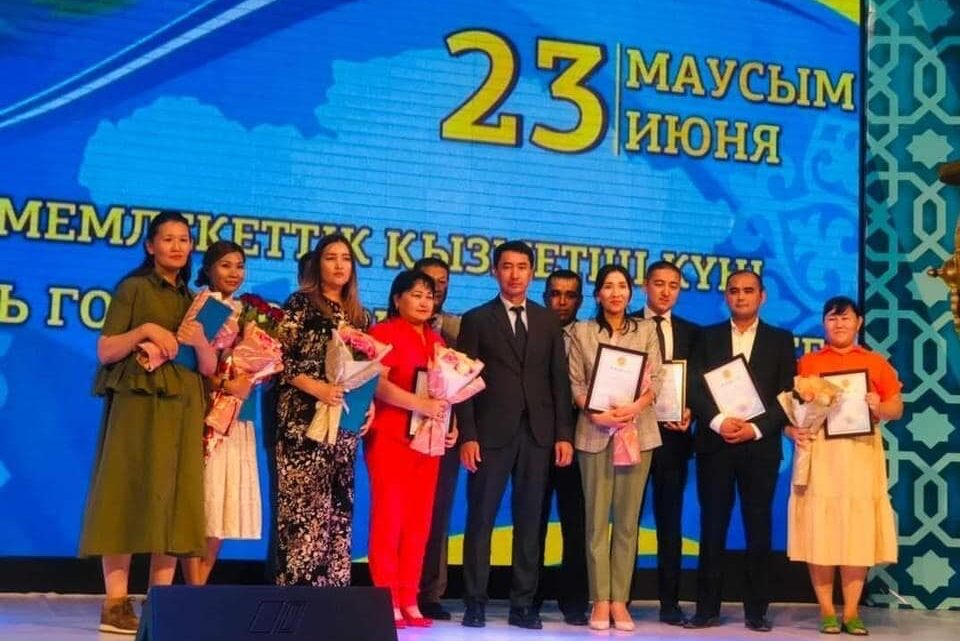 Түркістан  төрінде  23 маусым – Мемлекеттік қызметшілер  күніне арналған мерекелік жиын өтті