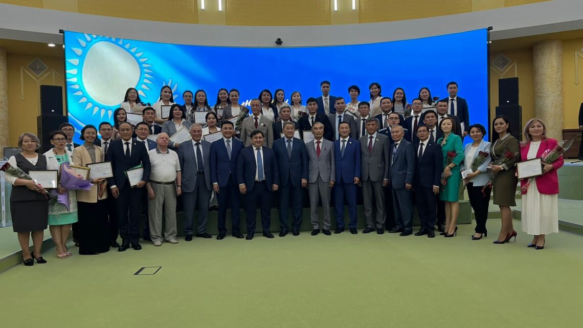 23 маусым «Мемлекеттік қызметшілер күніне» орай мерекелік салтанатты шарасы өтті
