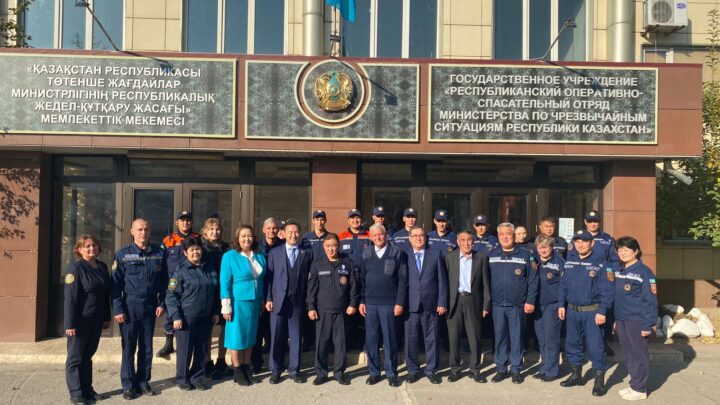 Профсоюз «Қызмет» поздравил спасателей Алматы  с их профессиональным праздником!