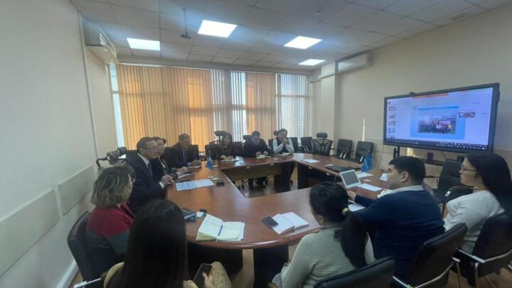 Еңбек ұжымдарында түсіндіру жұмыстарын жүргізу