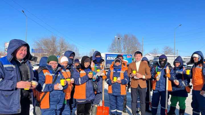 Тазалық қызметкерілеріне аудан кәсіпкерлері қайырымдылық науқанын ұйымдастырды