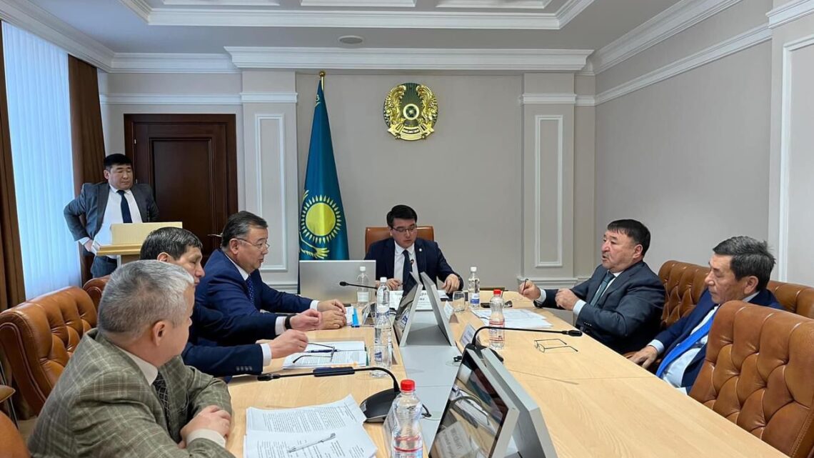 Кезекті әдеп жөніндегі кеңестің отырысы