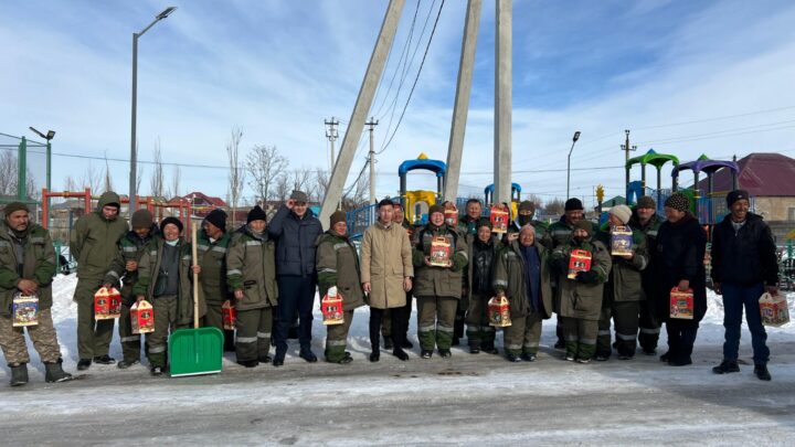 Еңбек адамдарына «Жаңа жылдық» сыйлықтар табысталды