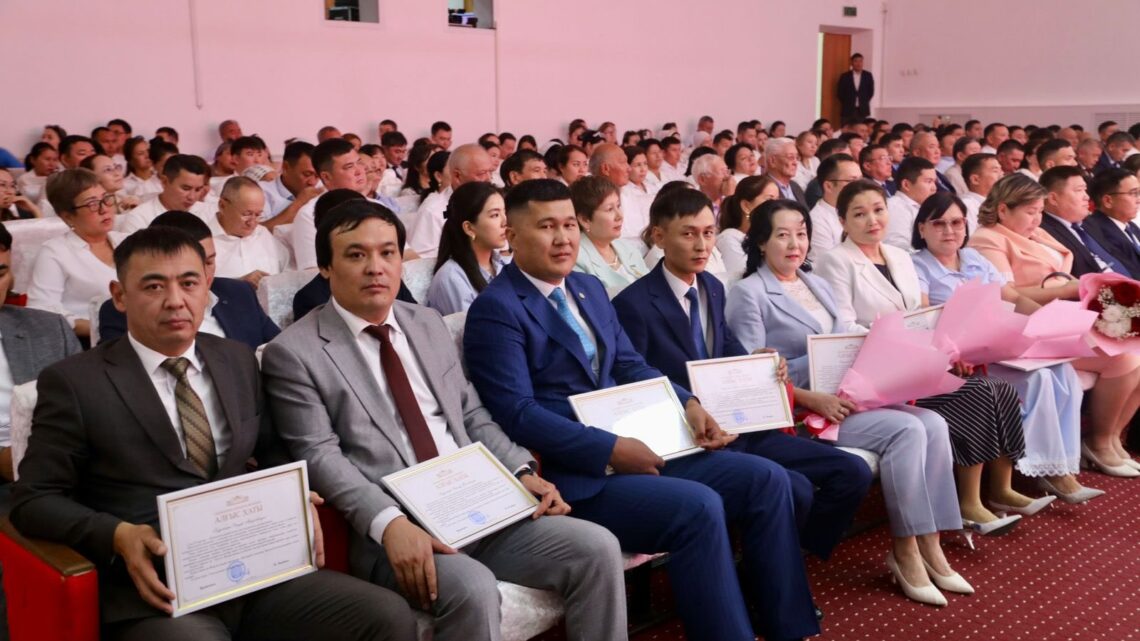Халық мүддесі үшін еткен еңбек мәртебелі