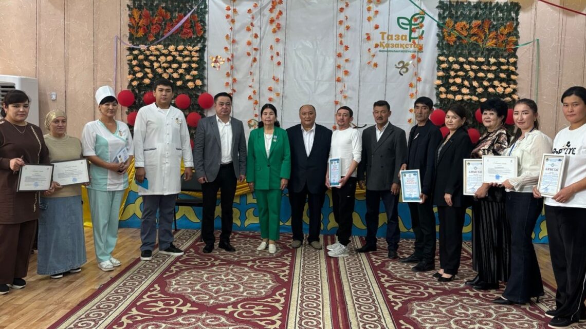 Әлеуметтік сала қызметкерлеріне лайықты құрмет көрсетілді