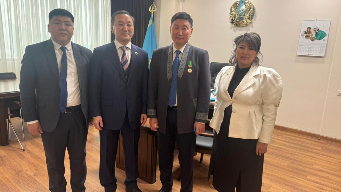 Мирболат Жақыпов Орталық мемлекеттік органдардың кәсіподақ ұйымдарының белсенділерімен кездесті