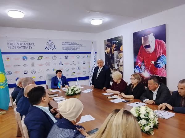 Шымкентте әлеуметтік мемлекет стандарттары талқыланды: кәсіподақтардың рөлі айшықталды